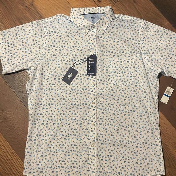 Men's IZOD Classic Printed Breeze Button Front summertime lightweight resort - Picture 1 of 8